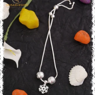 925 silver adjustable zerconia snowflake pendant hanging.