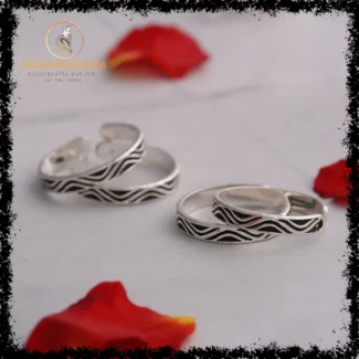 925 silver adjustable toe rings with wavy design all over